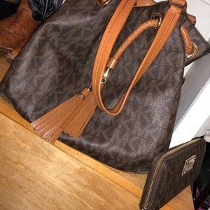 Micheal Kors Purse